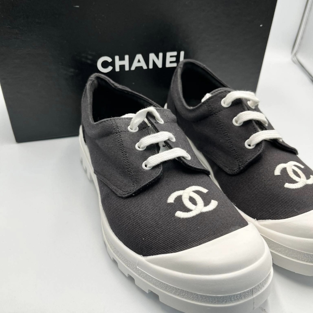 CHANEL Monochrome Canvas Sneakers - Picture 2 of 6